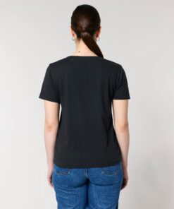 T-shirt femme col V noir en coton bio, porté — personnalisable chez Teeshirt-minute